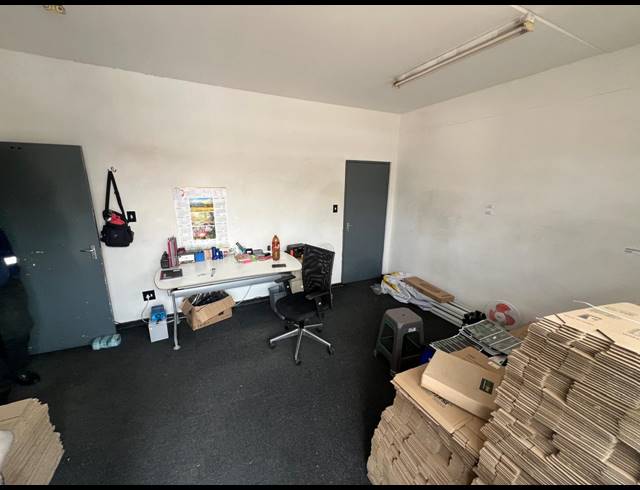 204M² WAREHOUSE TO LET IN STRIJDOMPARK